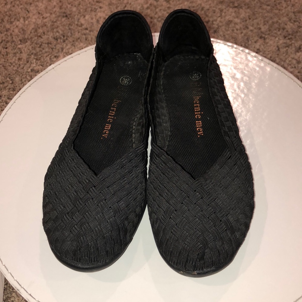 Bernie Mev Black size 6 ballet flats